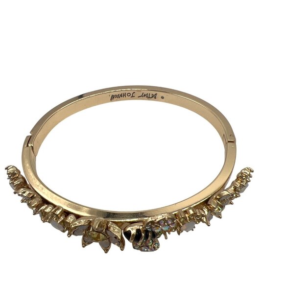 Betsey Johnson Hinged Bangle Bracelet Sz 6.75 Bee Flowers Rhinestones AB - Picture 7 of 7